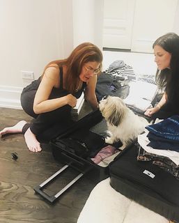 Debra Messing feet photo thumbnail
