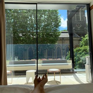 Gwyneth Paltrow feet photo thumbnail