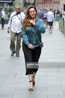 Kelly Brook feet photo thumbnail