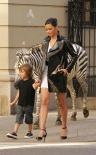 Adriana Lima feet photo thumbnail