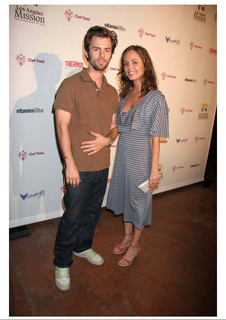 Eliza Dushku feet photo thumbnail