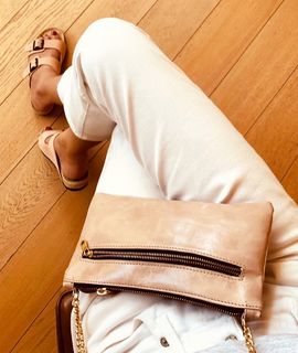 Alessia Marcuzzi feet photo thumbnail