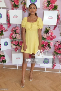 Rochelle Humes feet photo thumbnail