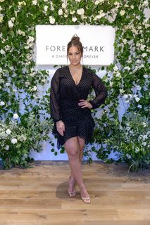 Ashley Graham feet photo thumbnail