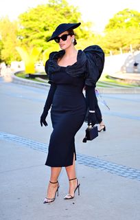 Ashley Graham feet photo thumbnail