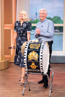 Holly Willoughby feet photo thumbnail