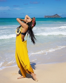 Nicole Scherzinger feet photo thumbnail