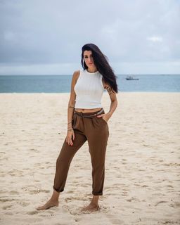 Valentina Vignali feet photo thumbnail