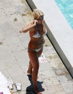 Brooke Hogan feet photo thumbnail