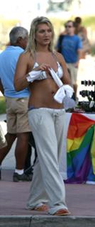Brooke Hogan feet photo thumbnail
