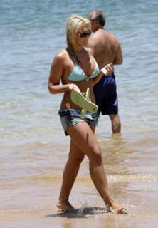 Brooke Hogan feet photo thumbnail