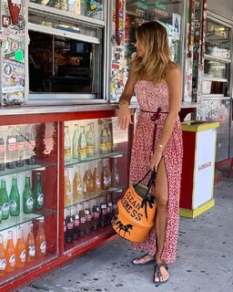 Kelly Bensimon feet photo thumbnail