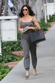 Abigail Spencer feet photo thumbnail