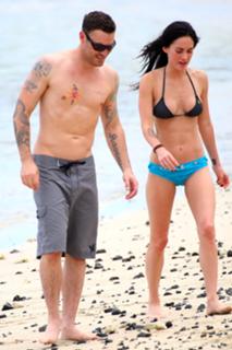 Megan Fox feet photo thumbnail