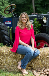 Barbara Schöneberger feet photo thumbnail