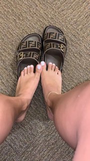 Jilly Anais feet photo thumbnail