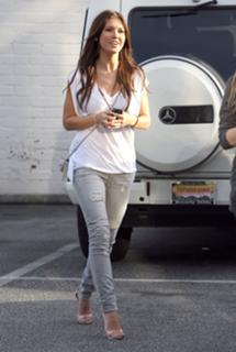 Audrina Patridge feet photo thumbnail