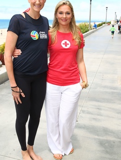 Elisabeth Röhm feet photo thumbnail