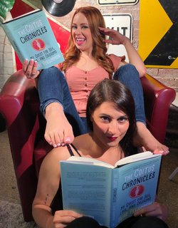 Rebecca Berardi feet photo thumbnail
