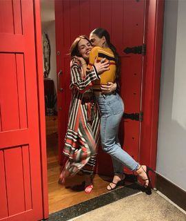 Isis Valverde feet photo thumbnail
