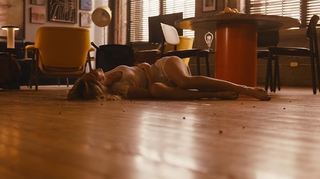 Laura Vandervoort feet photo thumbnail
