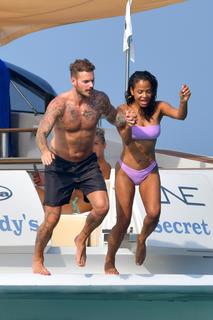 Christina Milian feet photo thumbnail