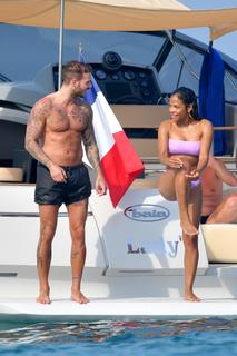 Christina Milian feet photo thumbnail