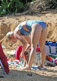 Katy Perry feet photo thumbnail