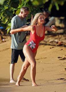 Katy Perry feet photo thumbnail