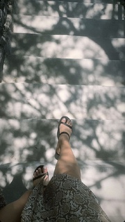 Shay Mitchell feet photo thumbnail