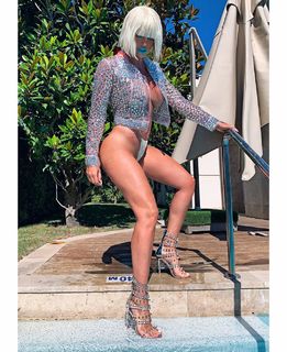 Jelena Karleusa feet photo thumbnail