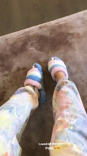 Kylie Jenner feet photo thumbnail