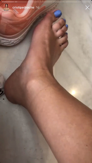 Cristina Pedroche feet photo thumbnail