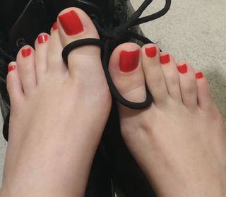 Isa Pes feet photo thumbnail