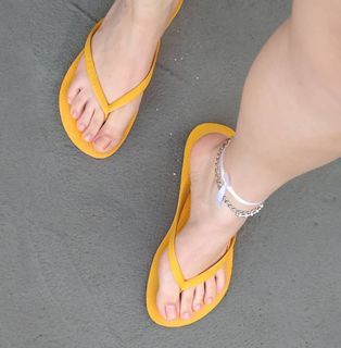Isa Pes feet photo thumbnail