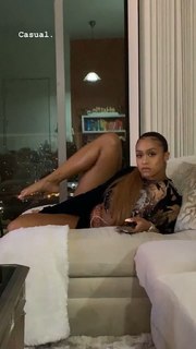 Jilly Anais feet photo thumbnail