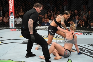 Holly Holm feet photo thumbnail