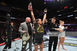 Holly Holm feet photo thumbnail