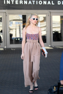 Amber Heard feet photo thumbnail