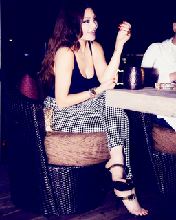 Haifa Wehbe feet photo thumbnail