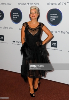 Lily Allen feet photo thumbnail