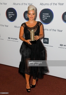 Lily Allen feet photo thumbnail