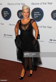 Lily Allen feet photo thumbnail