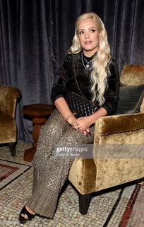 Lily Allen feet photo thumbnail