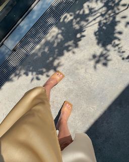 Rosie Huntington-Whiteley feet photo thumbnail
