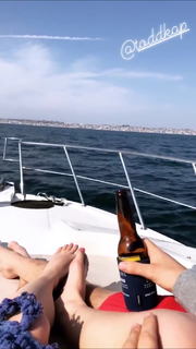 Tara Lipinski feet photo thumbnail