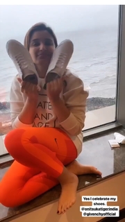 Parineeti Chopra feet photo thumbnail