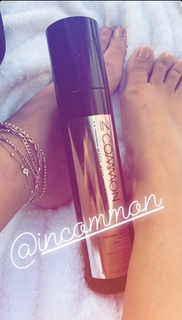 Sarah Hyland feet photo thumbnail