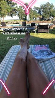 Angie Harmon feet photo thumbnail