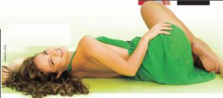 Paolla Oliveira feet photo thumbnail
